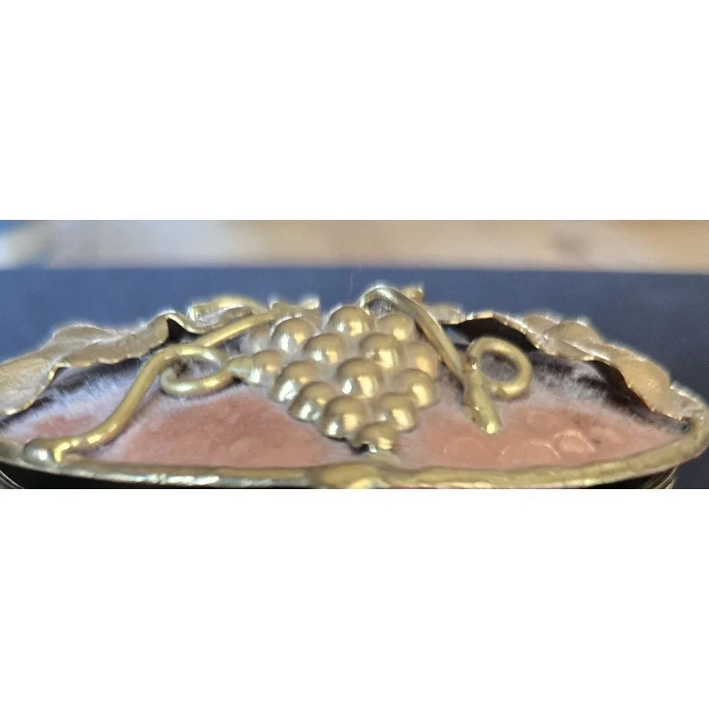VTG Gold/copper Lunacy Trinket Box clam shell grapes leaves  Collectible Metal